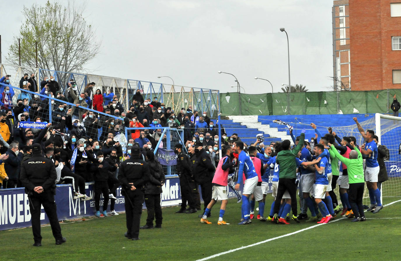 El club solicita a la Junta de Andalucía ampliar el aforo de Linarejos a 2.500 espectadores contra el Lorca Deportiva