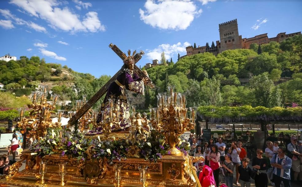 Vía Crucis a los pies de la Alhambra