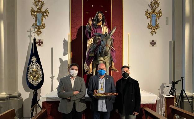 Nueva jáquima para la borriquilla del misterio de la Entrada en Jerusalén