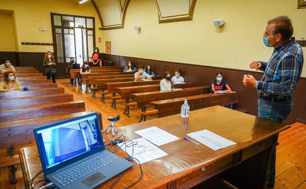 La rectora reclama docencia presencial aunque Granada no haya pasado a fase 2