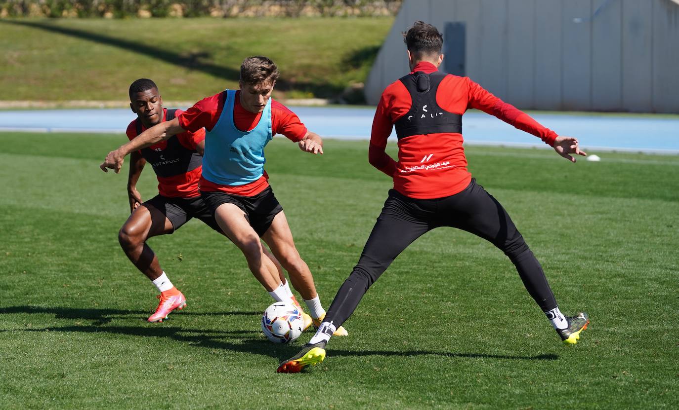 La Ponferradina remonta al Almería en la segunda parte