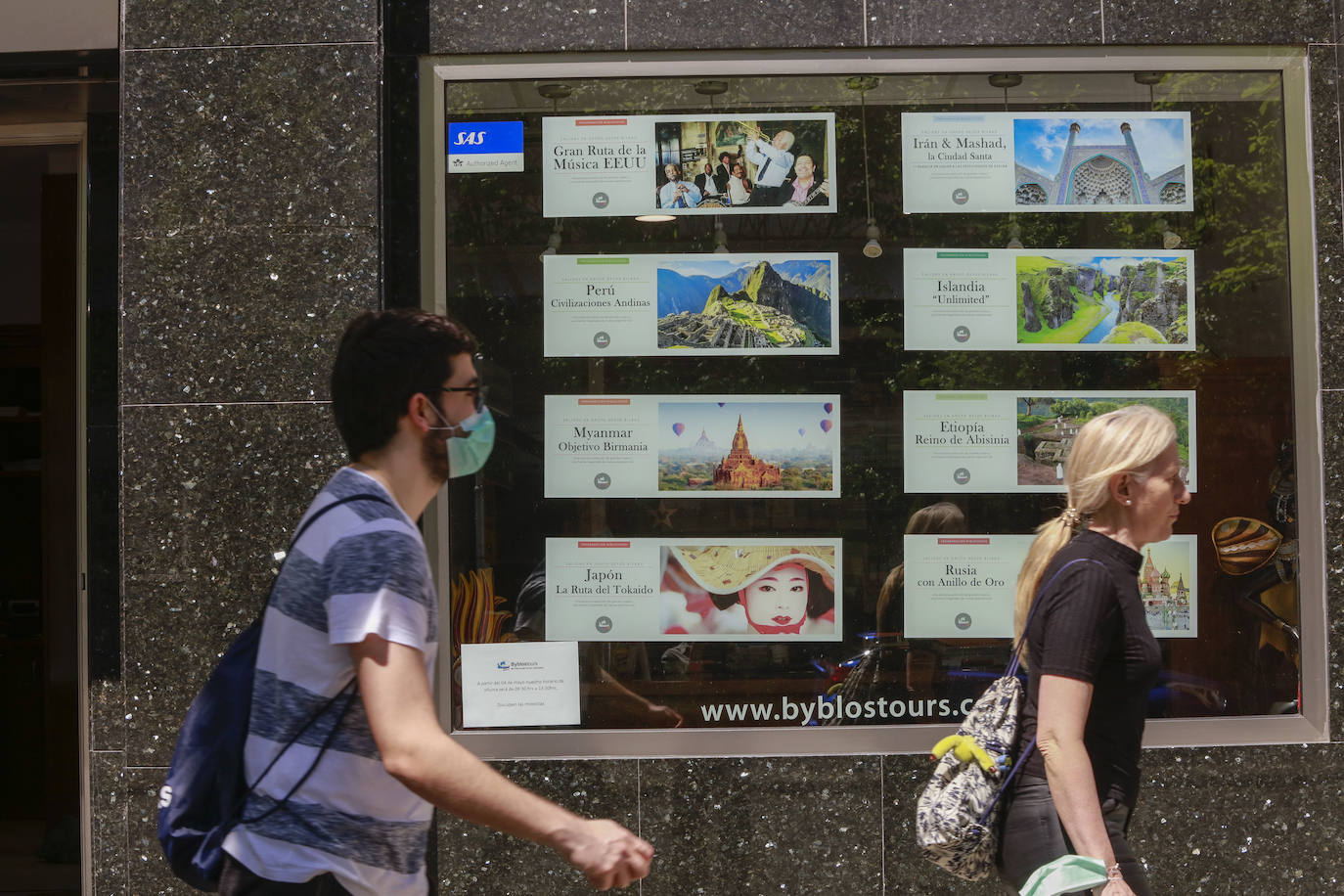 La mayoría de las empresas que mantienen empleos congelados en Granada son agencias de viajes y alojamientos