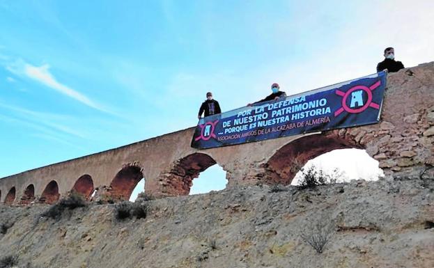 Amigos de la Alcazaba llegará al 'pecado original' del acueducto de Las Cumbres de Huércal de Almería