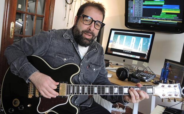 «Llevo un año conviviendo con la actriz Elena Rivero, aunque ella no lo sepa»