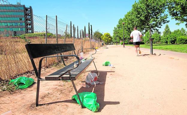 Los botellones se extienden ya desde el centro hasta la periferia de Granada capital