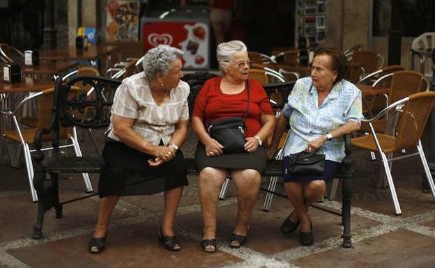 Muchas menos pensiones de viudedad pero más generosas