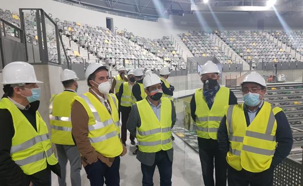 Responsables de la cultura y el deporte conocen a fondo el Olivo Arena