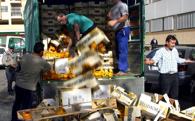 La Junta quiere que la norma que obliga a  retirar producto cuando haya crisis esté a final de año