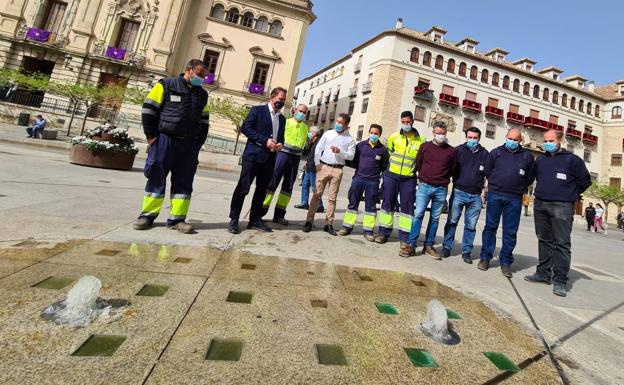 Concluye la laboriosa reparación de los surtidores de la plaza de Santa María