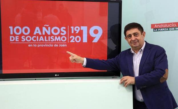 Reyes observa «ambiente de cambio» y «renovación« en el PSOE andaluz