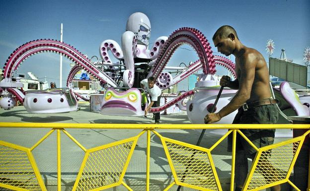 Los feriantes exigen los mini-parques de atracciones pedidos hace medio año en Almería