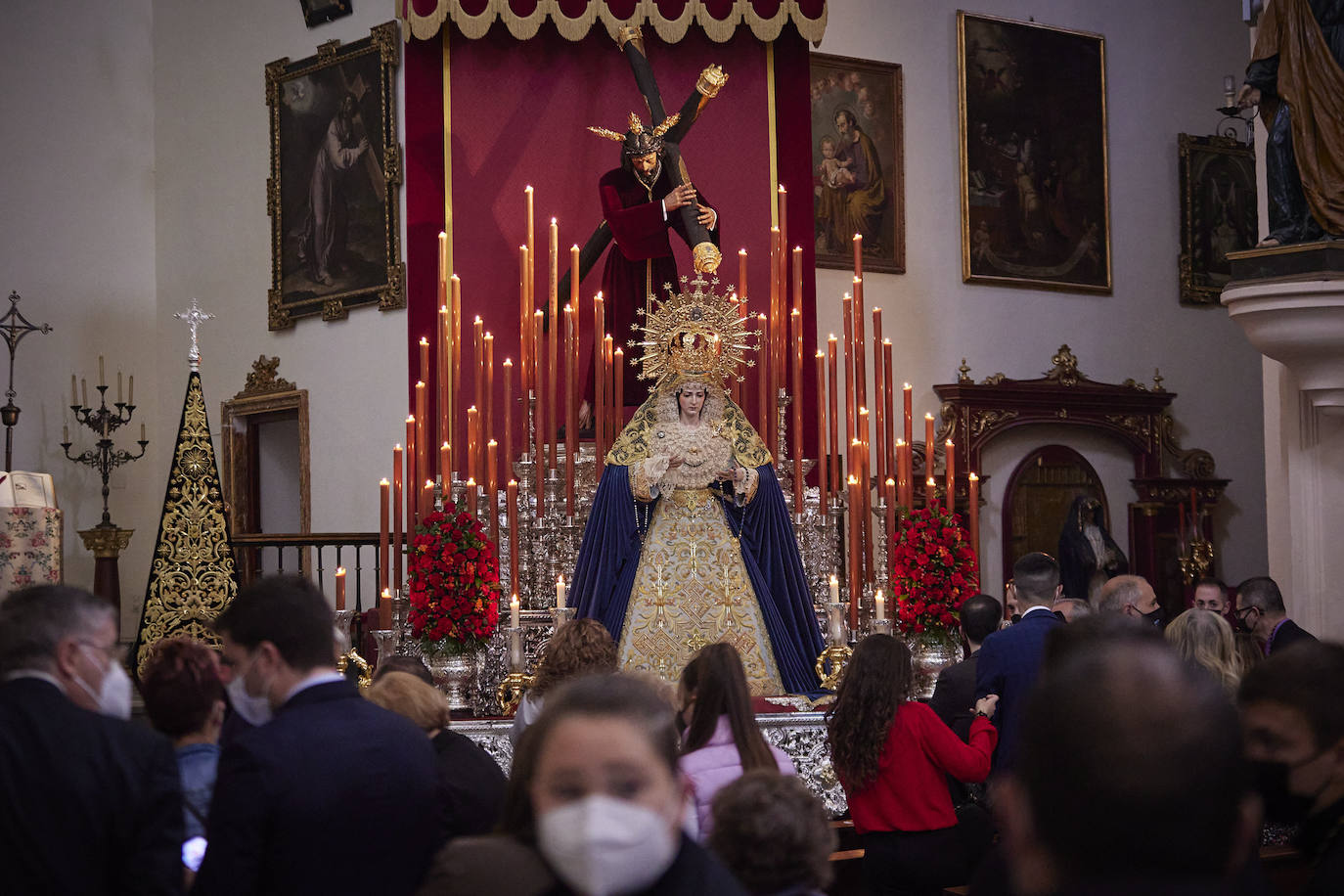 Encendido del cirio de la Hermandad de la Estrella