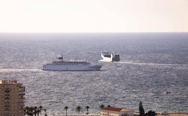 El puerto estrena la línea de interés general con Melilla tras diez años de lucha