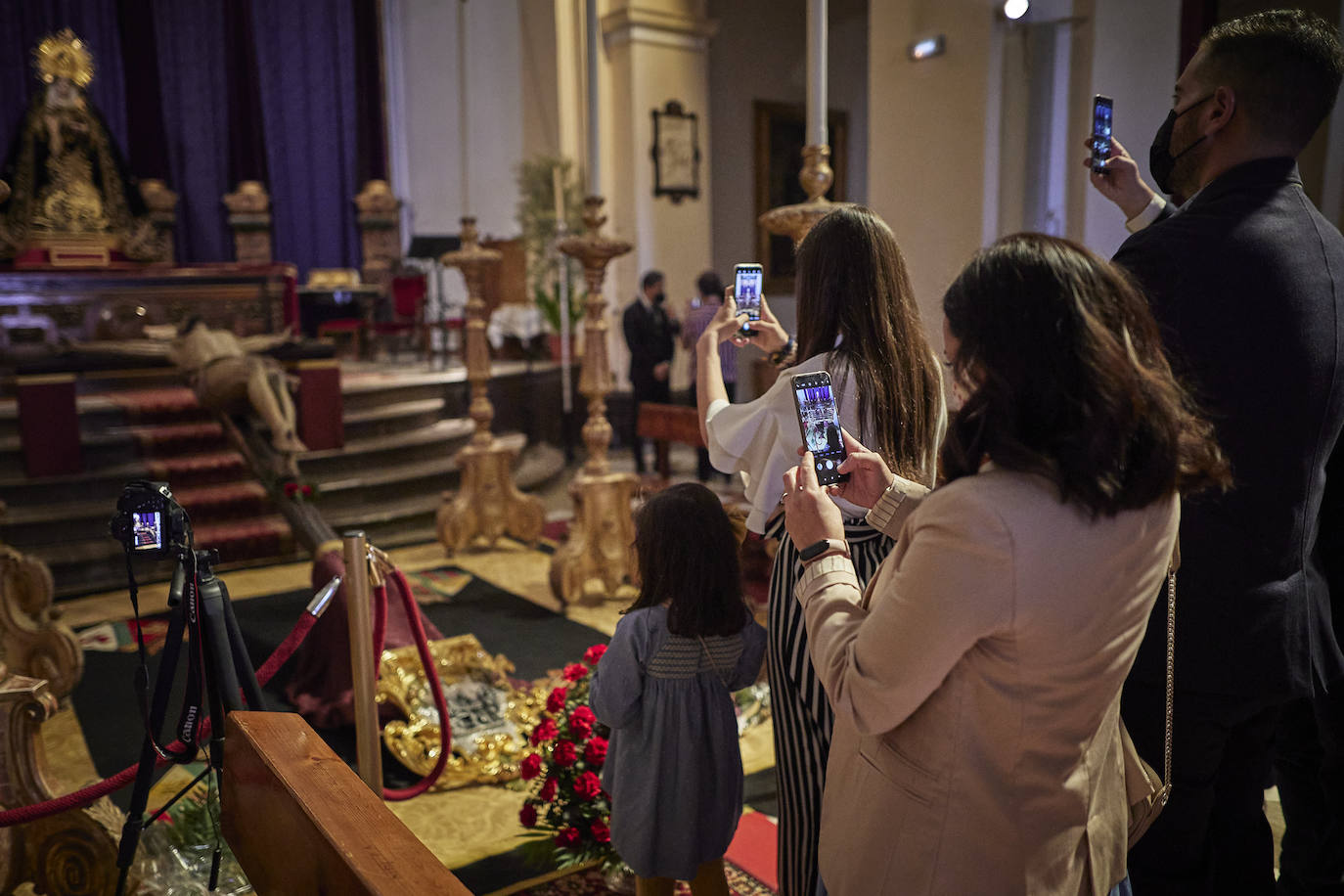 Las mejores imágenes del Viernes Santo en Granada