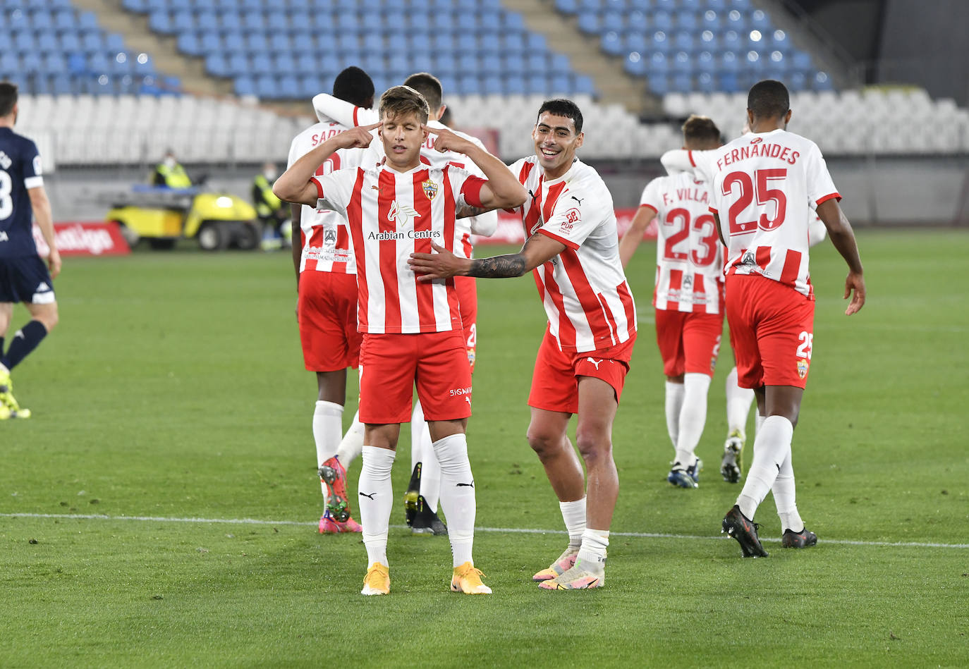 El Almería, en desventaja parabuscar el ascenso directo en nueve citas