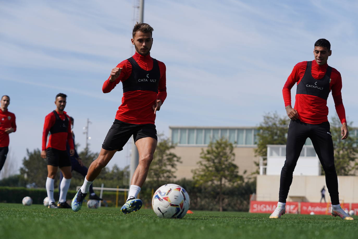 Entre la tristeza del golpe ante el Rayo y la esperanza del ascenso