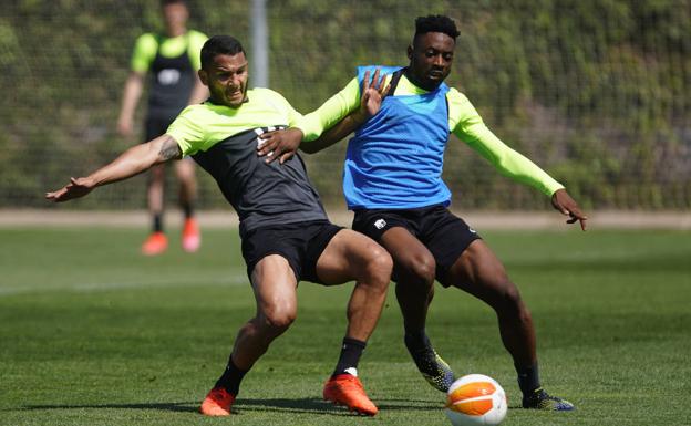 Luis Suárez ya entrena con el grupo