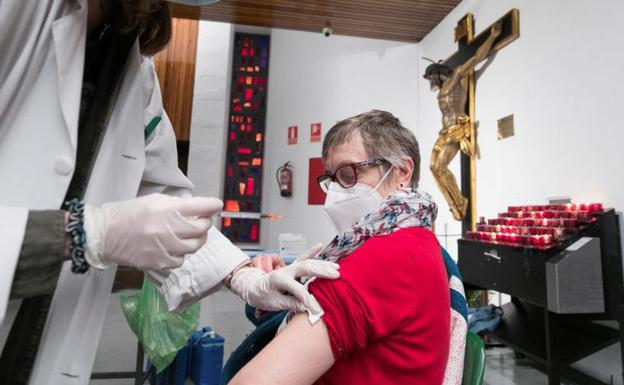 Reproducen con precisión el contagio por coronavirus de tres familias en un restaurante