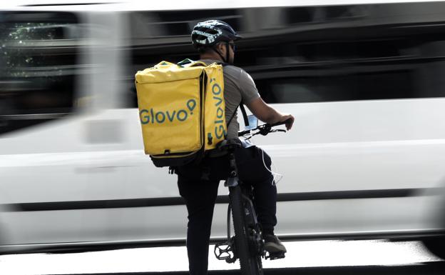 Cazado uno de los atracadores que robaron a repartidores a domicilio de Granada amenazándoles con un cuchillo y un bate