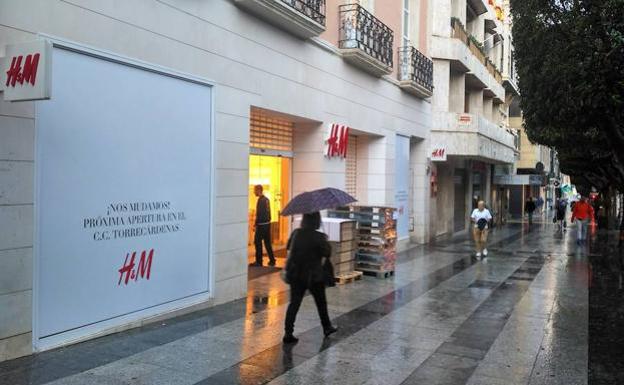 H&M cerrará tres de sus cuatro tiendas de Granada por el ERE de la empresa