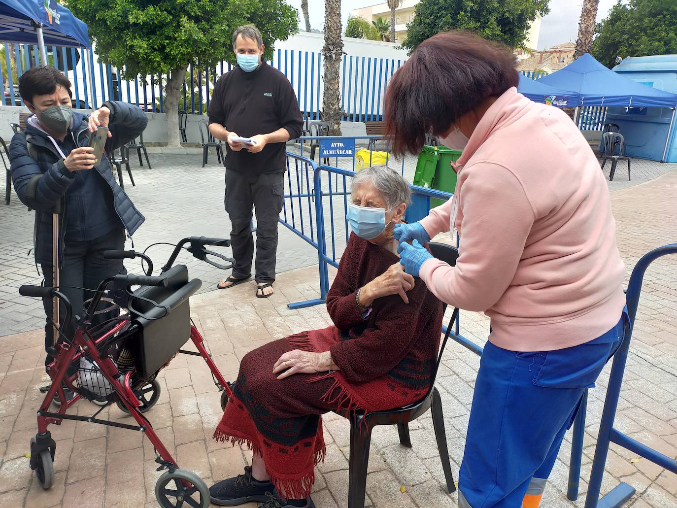 «Me da más miedo el virus que una vacuna»