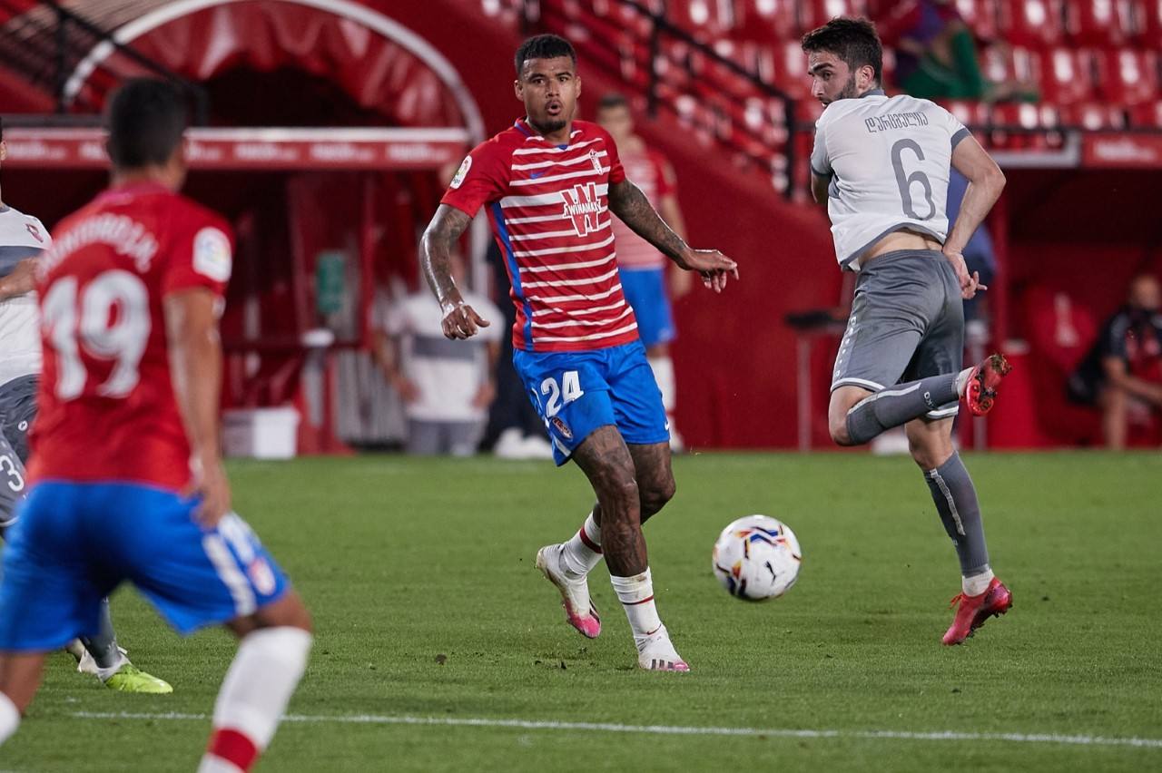 Kenedy iguala en el Granada su mejor marca de partidos jugados