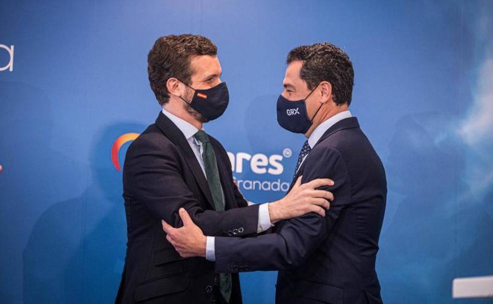 Un simbólico abrazo con la familia granadina de testigo