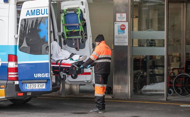 La inmunización frena ya la mortalidad y los ingresos en hospital de la tercera ola en Granada
