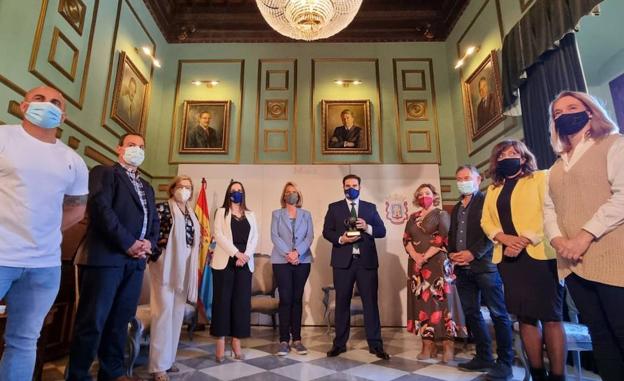 Motril destaca la valentía del empresario Sebastián Linde tras ser premiado autónomo del año