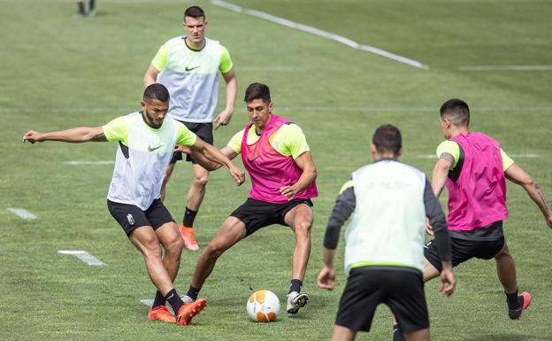 El Granada prepara la visita a Old Trafford sin Machís ni Kenedy