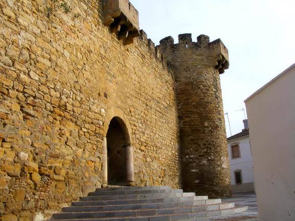 Cultura aprueba la intervención en la Torre de San Miguel y el Castillo de Lopera
