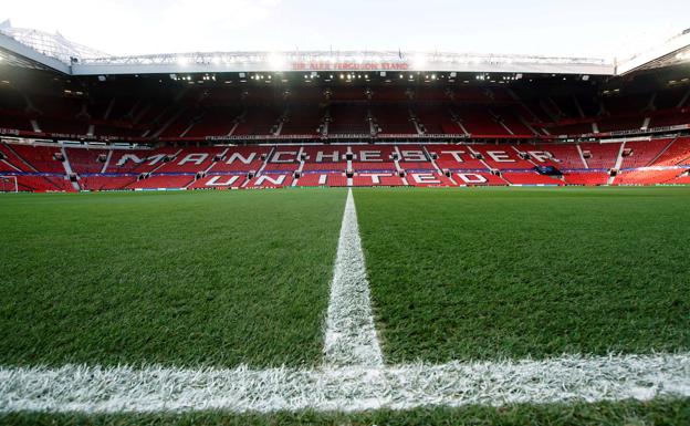 Vista de Old Trafford, donde jugará esta noche el Granada, a ras de césped. /REUTERS