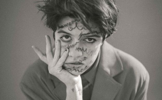 La joven autora Marta Navarro recibe el premio «Almeriense revelación del año»