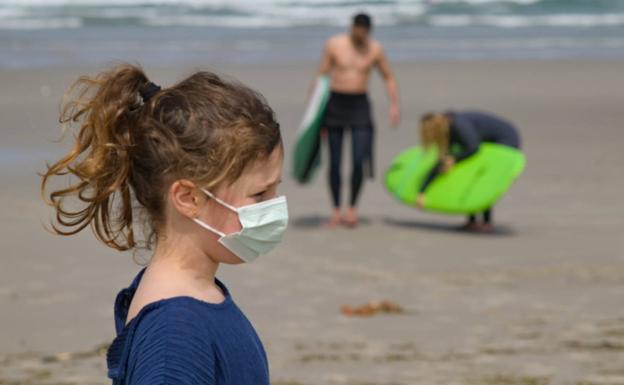Los contagios despuntan en Almería y aumentan los municipios obligados a decretar cierres