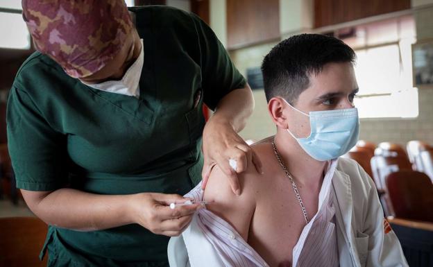 Salud cierra la entrada y salida a siete municipios y eleva el riesgo en los distritos de Almería y Poniente