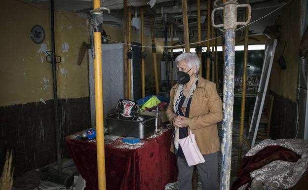 Los recuerdos de Manola, entre escombros tras el terremoto de Santa Fe