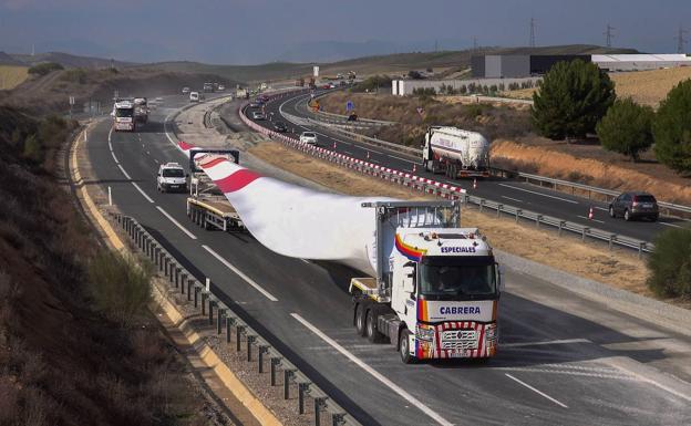 Casi una veintena de empresas optan a la construcción de un acceso directo al puerto