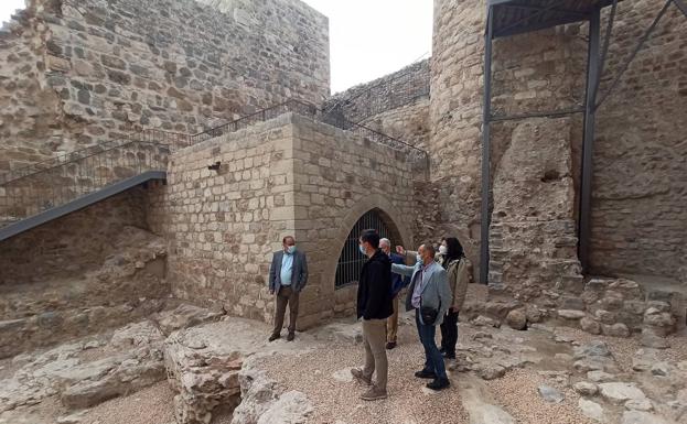 La Guardia de Jaén recepciona las obras de restauración de su castillo