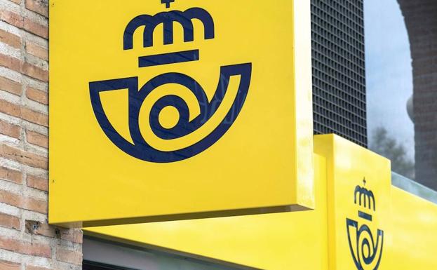 Correos responde a la huelga de empleados en Almería que los reajustes se deben al menor tráfico postal