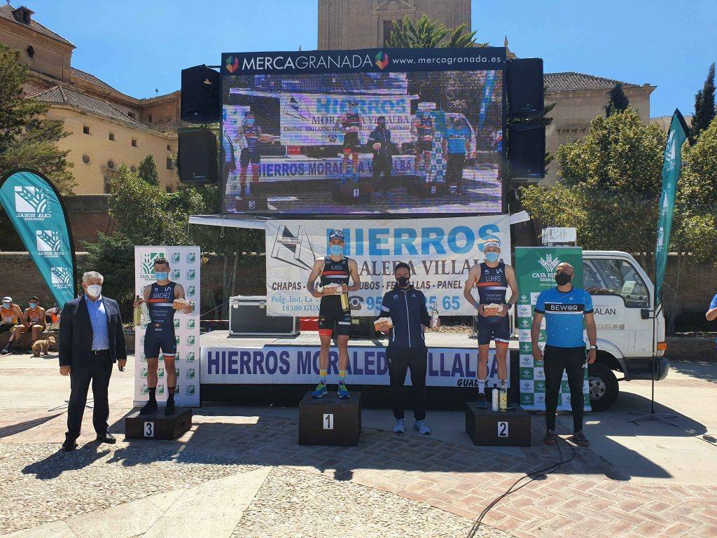 Fernando Alarza y Ana López se imponen en el Triatlón Ciudad de Guadix