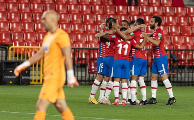 Dos delanteros sin Gonalons de inicio