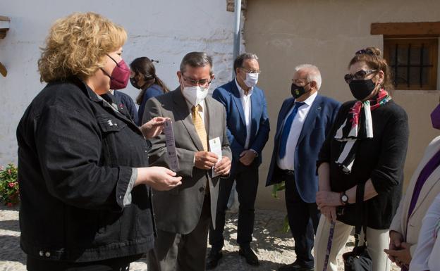 Autoridades asistentes al acto.