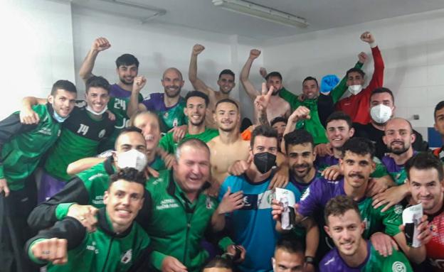 El Atlético Mancha Real encuentra el sendero del ascenso