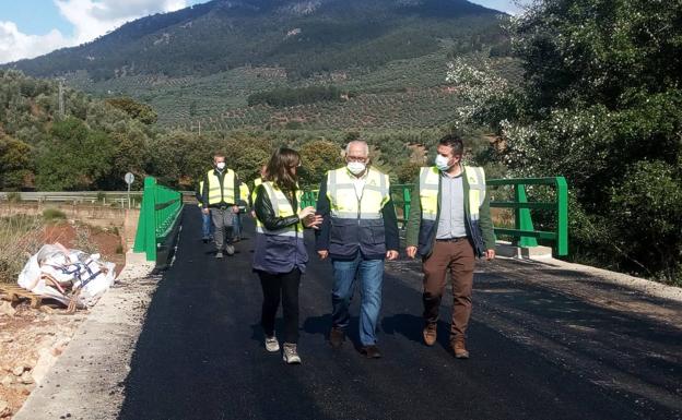 Abierto al tráfico la A-317 en el Puente del Aguadero en la Sierra de Segura