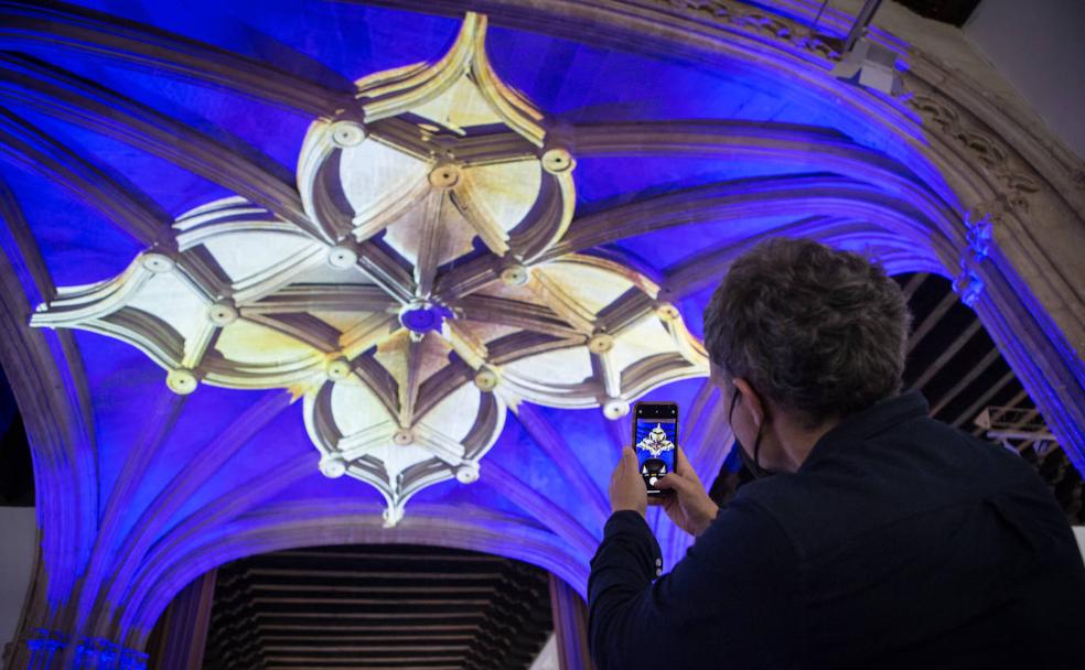 La piel de luz del Hospital Real de Granada