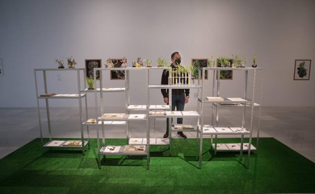 El arte de bordar con raíces y brotes, en el Festival de Artes Contemporáneas de Granada