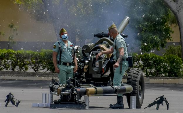 La Artillería de La Legión conmemora el '2 de Mayo'
