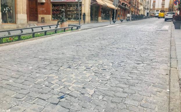 El Ayuntamiento pavimentará 30 calles de Jaén en verano y del casco histórico con adoquines