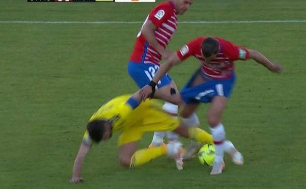 Díaz de Mera ya indignó a Soldado antes de expulsarlo en el tramo final del partido