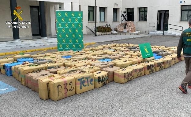 Intervenidas cerca de 5 toneladas de hachís a una organización internacional con sede en Almería